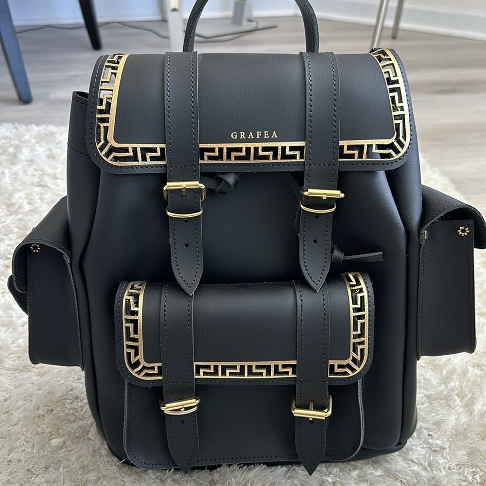 GRAFEA HARI II GREEK BLACK BACKPACK